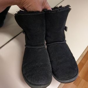 Bearpaw Abigail Black Seude Mukluks, Size 2